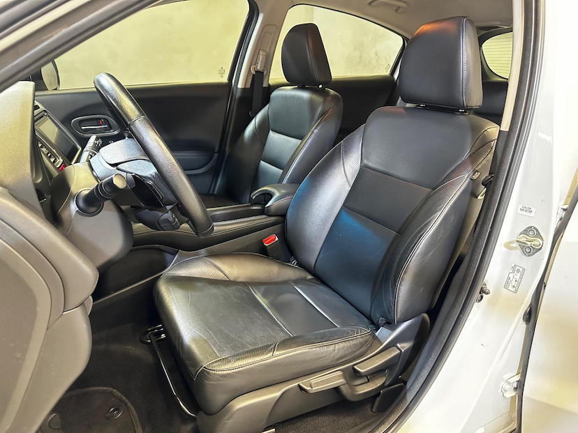 Foto do veículo HONDA HR-V HR-V TOURING 1.8 FLEXONE 16V 5P AUT 2018 90.563 KM 99.900,00