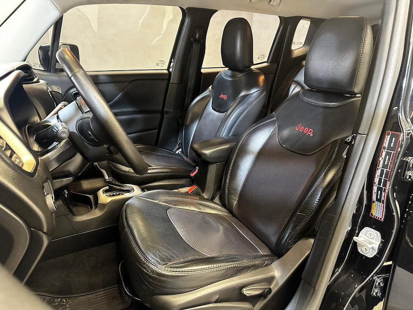 Foto do veículo JEEP RENEGADE  1.8 16V FLEX SPORT 4P AUTOMÁTICO 2018 83.050 KM 72.900,00