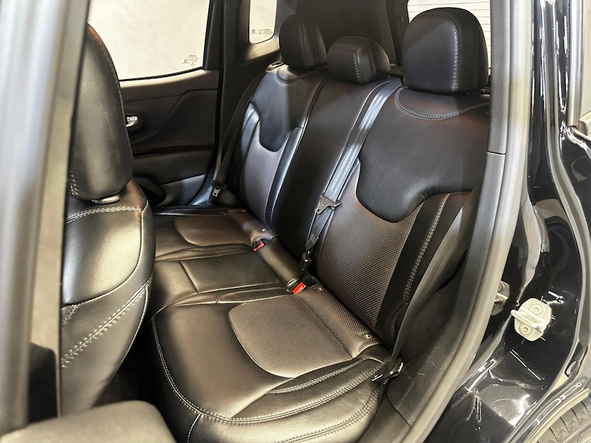 Foto do veículo JEEP RENEGADE  1.8 16V FLEX SPORT 4P AUTOMÁTICO 2018 83.050 KM 72.900,00