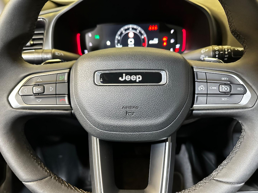 Foto do veículo JEEP RENEGADE  LONGITUDE T270 1.3 TB 4X2 FLEX AUT 2024 7.907 KM 126.900,00