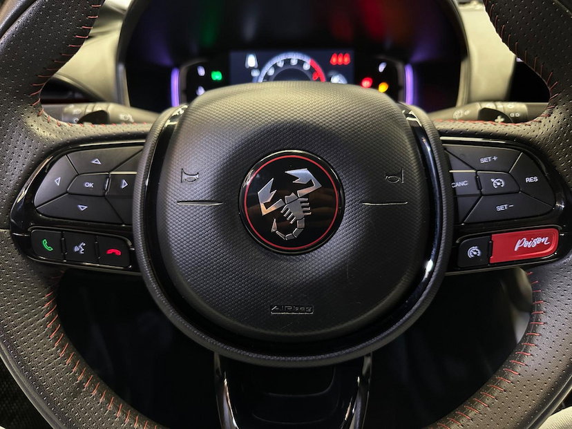 Foto do veículo FIAT PULSE  ABARTH 1.3 TURBO 16V FLEX AUT. 2023 27.000 KM 124.900,00