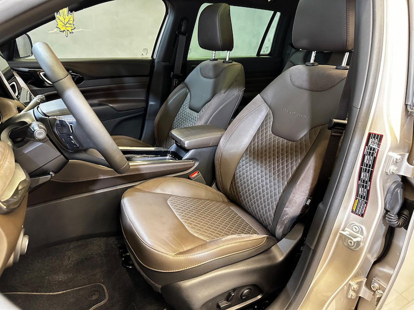 Foto do veículo JEEP COMMANDER  OVR T270 2024 5.890 KM 218.900,00