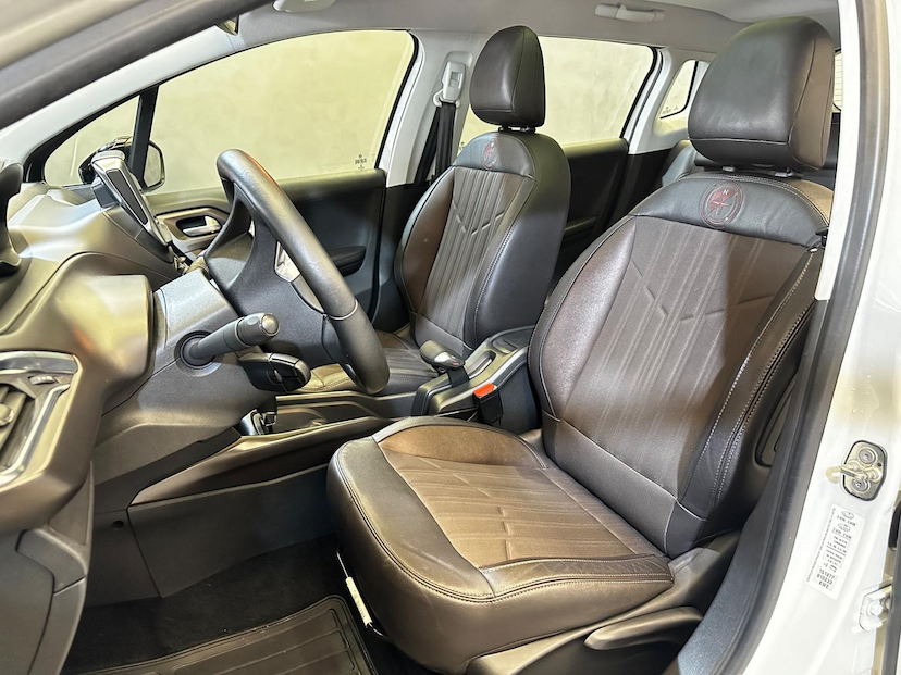 Foto do veículo PEUGEOT 2008  CROSS EAT6 2019 86.631 KM 71.900,00