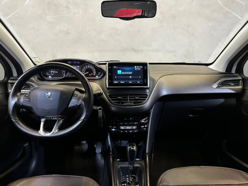 Foto do veículo PEUGEOT 2008  CROSS EAT6 2019 86.631 KM 71.900,00