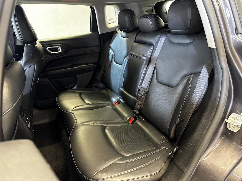 Foto do veículo JEEP COMPASS  LONG TF 2022 82.557 KM 119.900,00