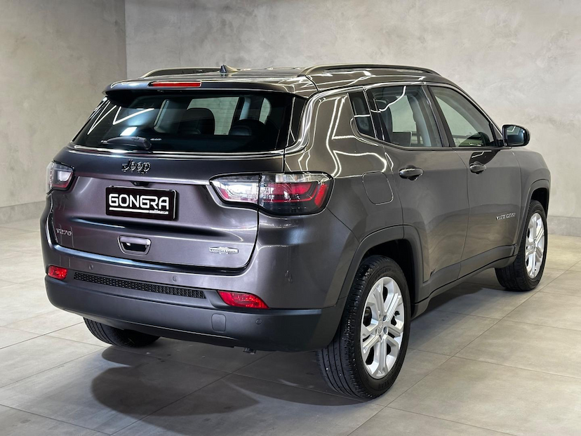 Foto do veículo JEEP COMPASS  LONG TF 2022 82.557 KM 119.900,00