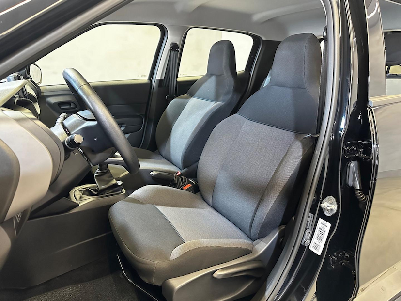 Foto do veículo CITROËN C3  LIVE PACK 1.0 MT 2025 5.420 KM 74.900,00
