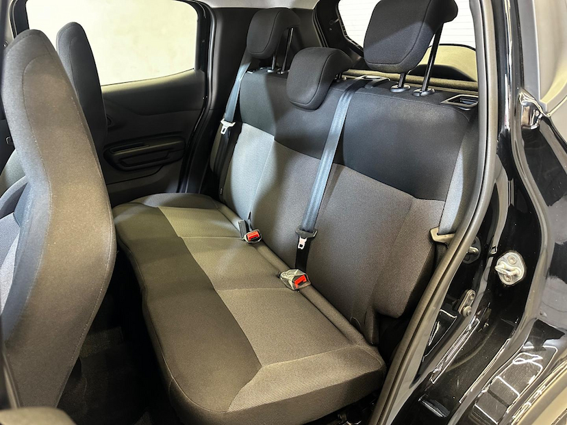 Foto do veículo CITROËN C3  LIVE PACK 1.0 MT 2025 5.420 KM 74.900,00