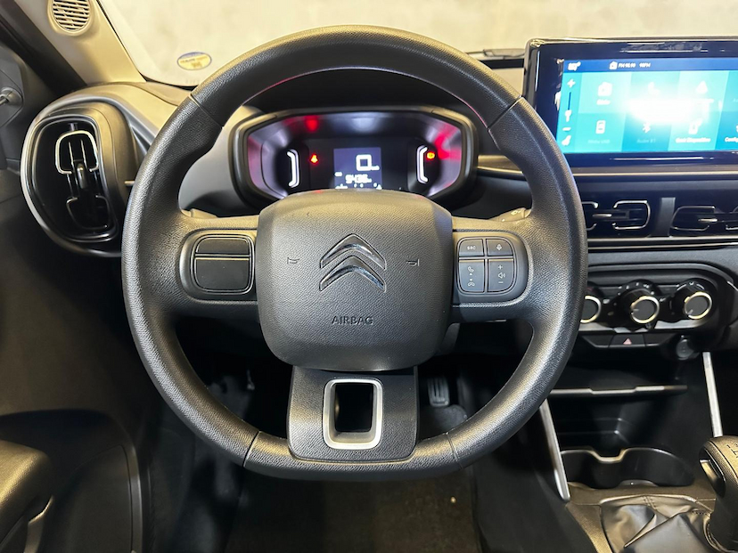 Foto do veículo CITROËN C3  LIVE PACK 1.0 MT 2025 5.420 KM 74.900,00