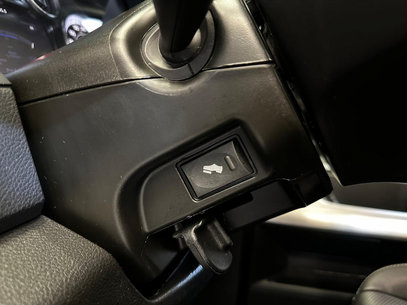 Foto do veículo RAM 1500  CLASSIC LARAMIE 5.7 CD V8 4X4 AUT. 2022 36.081 KM 272.900,00