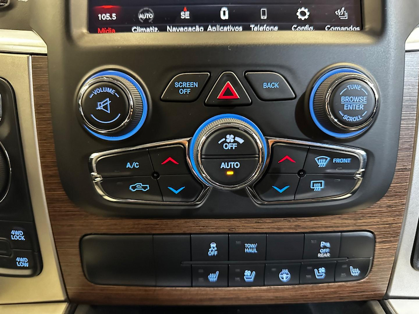 Foto do veículo RAM 1500  CLASSIC LARAMIE 5.7 CD V8 4X4 AUT. 2022 36.081 KM 272.900,00