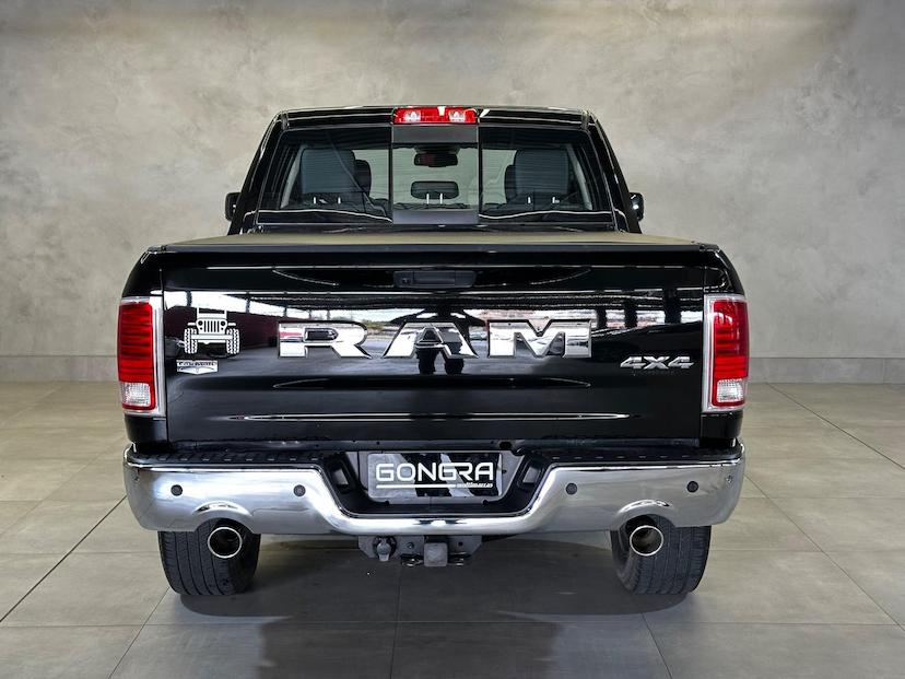 Foto do veículo RAM 1500  CLASSIC LARAMIE 5.7 CD V8 4X4 AUT. 2022 36.081 KM 272.900,00