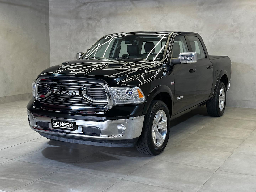 Foto do veículo RAM 1500  CLASSIC LARAMIE 5.7 CD V8 4X4 AUT. 2022 36.081 KM 272.900,00