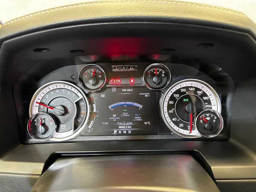 Foto do veículo RAM 1500  CLASSIC LARAMIE 5.7 CD V8 4X4 AUT. 2022 36.081 KM 272.900,00