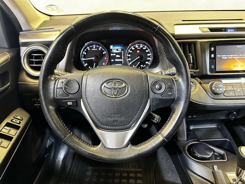 Foto do veículo TOYOTA RAV4  2.0 4X2 2018 86.097 KM 125.900,00