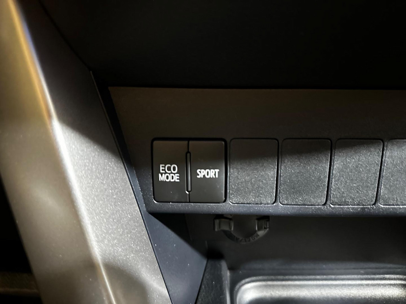 Foto do veículo TOYOTA RAV4  2.0 4X2 2018 86.097 KM 125.900,00