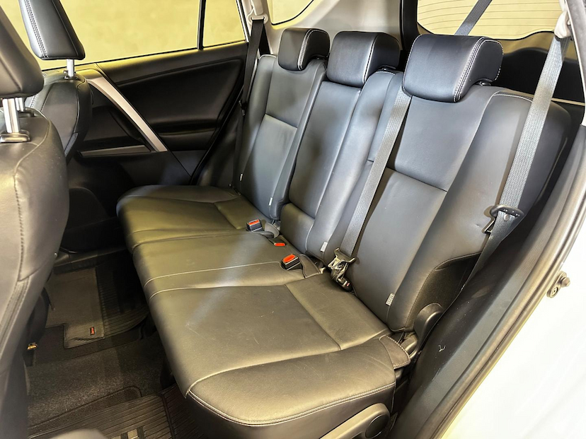 Foto do veículo TOYOTA RAV4  2.0 4X2 2018 86.097 KM 125.900,00