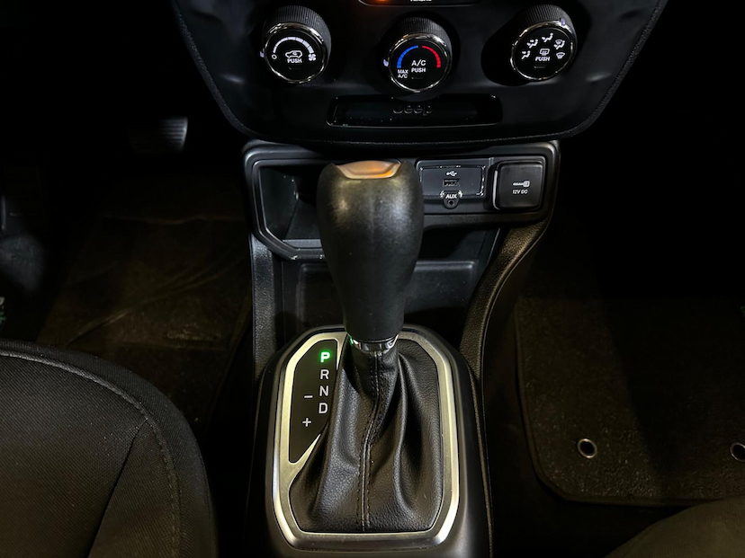 Foto do veículo JEEP RENEGADE  1.8 16V FLEX SPORT 4P AUTOMÁTICO 2019 47.871 KM 75.900,00