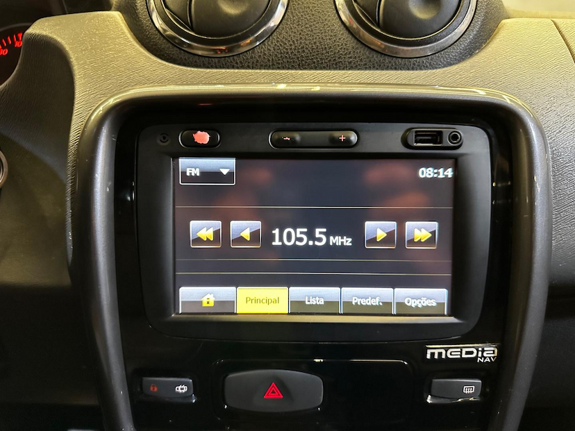 Foto do veículo RENAULT DUSTER  20 D 4X2 2015 97.207 KM 59.900,00