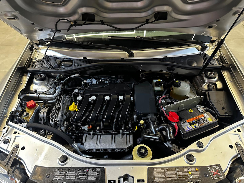 Foto do veículo RENAULT DUSTER  20 D 4X2 2015 97.207 KM 59.900,00