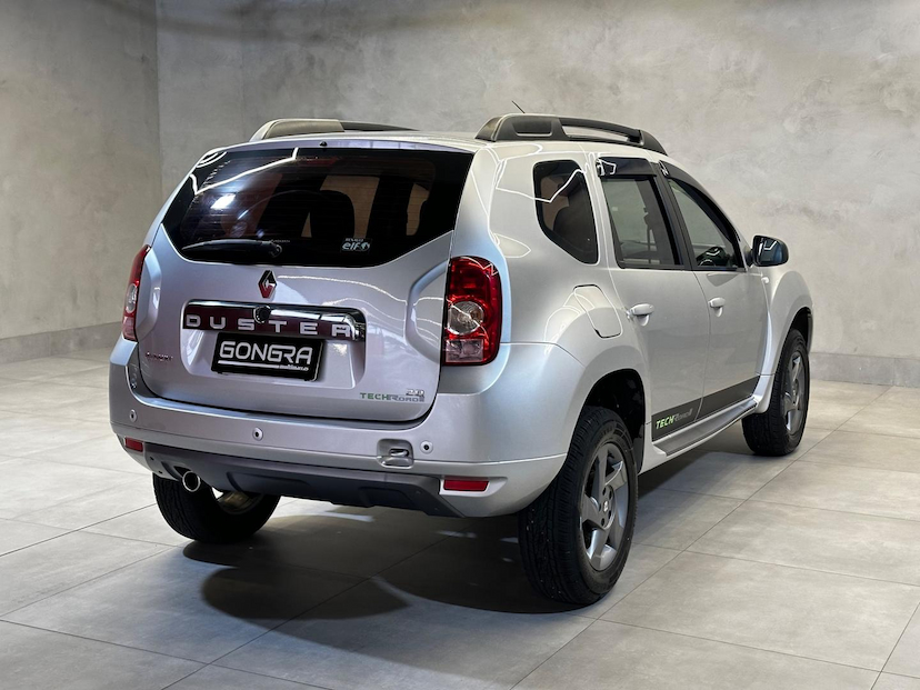 Foto do veículo RENAULT DUSTER  20 D 4X2 2015 97.207 KM 59.900,00