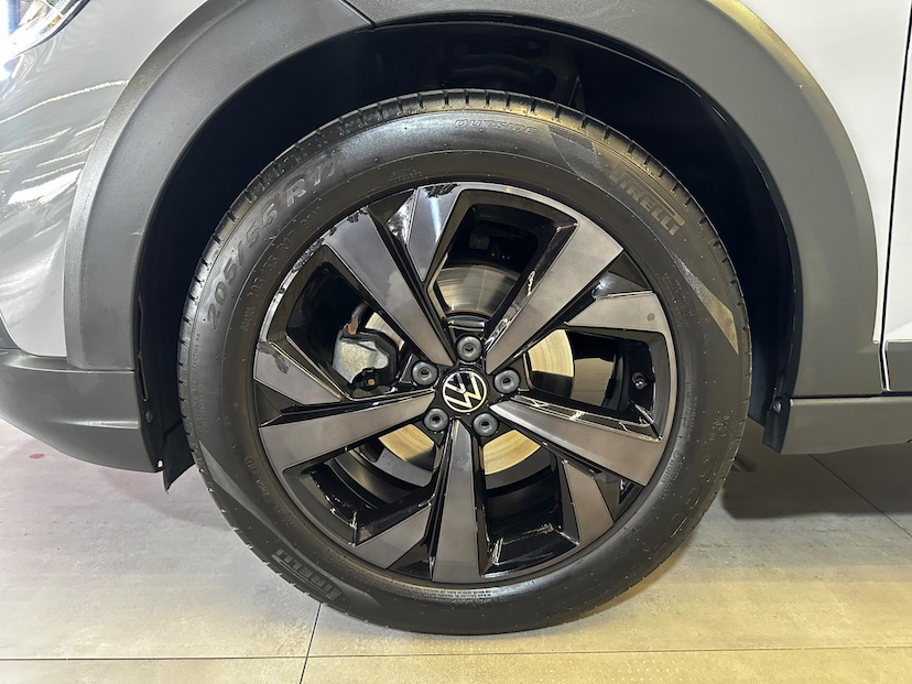 Foto do veículo VOLKSWAGEN NIVUS  1.0 200 TSI HIGHLINE 2024 25.000 KM 126.900,00