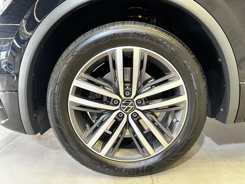 Foto do veículo VOLKSWAGEN TIGUAN  R-LINE TSI 2.0 16V 2024 23.059 KM 229.900,00