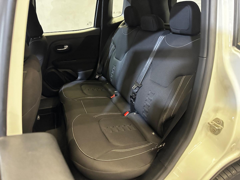 Foto do veículo JEEP RENEGADE  SPORT T270 1.3 TB 4X2 FLEX AUT. 2023 19.476 KM 108.900,00