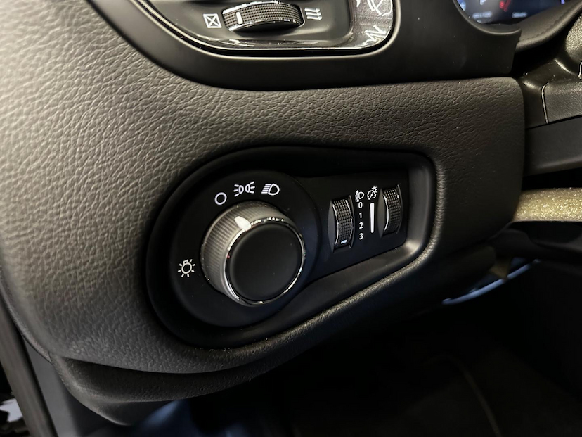 Foto do veículo JEEP RENEGADE  LONGITUDE T270 1.3 TB 4X2 FLEX AUT 2024 11.905 KM 119.900,00