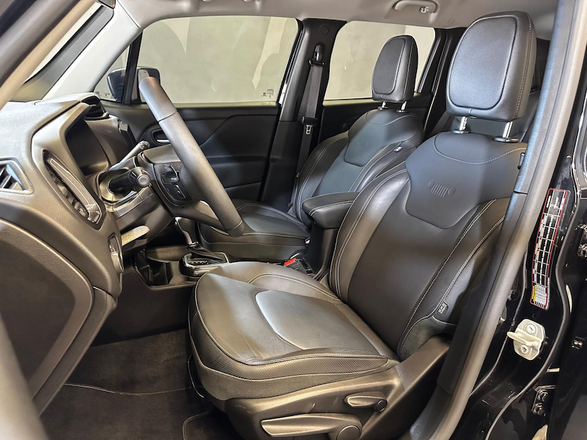 Foto do veículo JEEP RENEGADE  LONGITUDE T270 1.3 TB 4X2 FLEX AUT 2024 11.905 KM 119.900,00