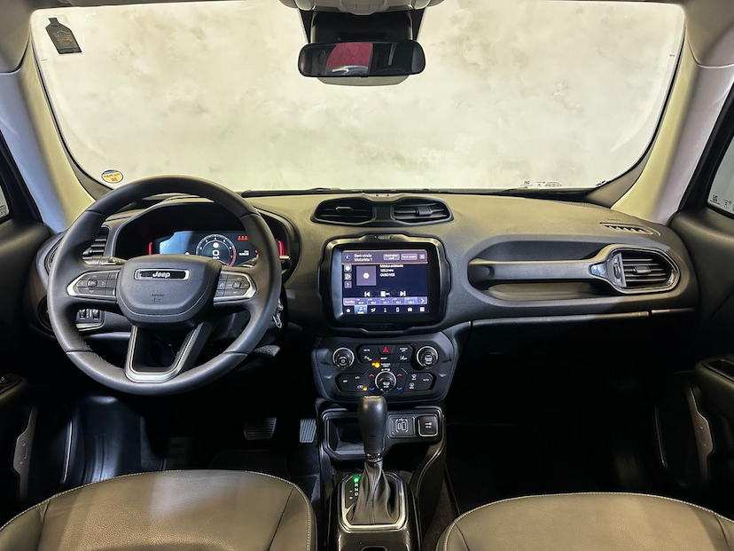 Foto do veículo JEEP RENEGADE  LONGITUDE T270 1.3 TB 4X2 FLEX AUT 2024 11.905 KM 119.900,00