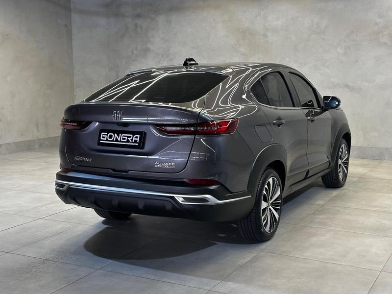 Foto do veículo FIAT FASTBACK  AUDACE TURBO 200 FLEX AT 4P 2023 19.438 KM 109.900,00