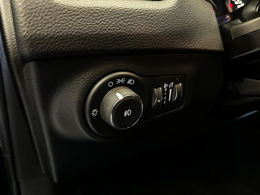 Foto do veículo JEEP COMPASS  LONGITUDE D 2018 118.801 KM 96.900,00