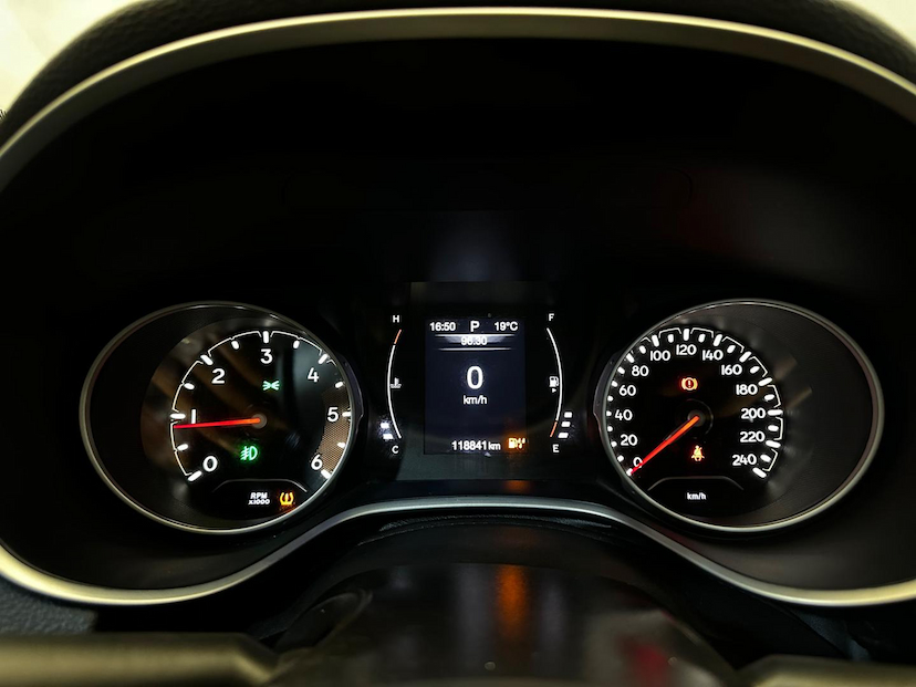Foto do veículo JEEP COMPASS  LONGITUDE D 2018 118.801 KM 96.900,00