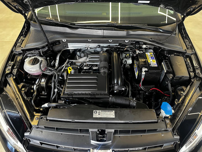 Foto do veículo VOLKSWAGEN GOLF  HIGHLINE 1.4L TSI AUT. 2015 117.223 KM 85.900,00
