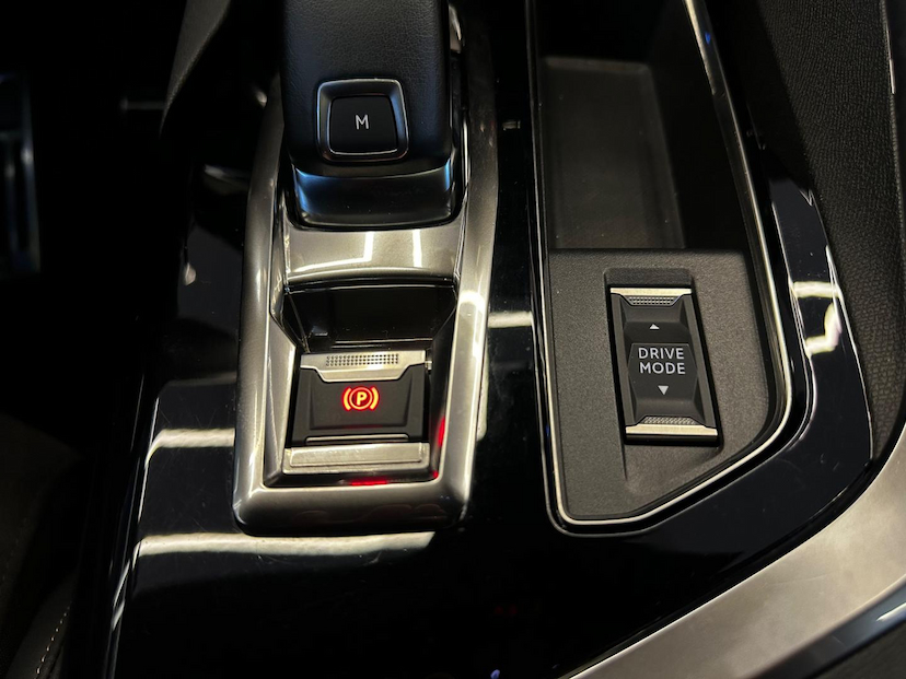 Foto do veículo PEUGEOT 3008  GT PACK A 2023 18.853 KM 179.900,00