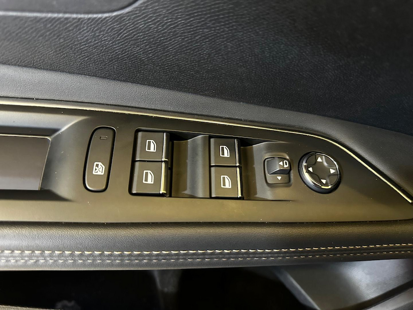 Foto do veículo PEUGEOT 3008  GT PACK A 2023 18.853 KM 179.900,00