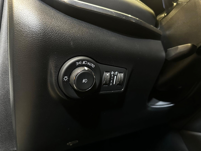 Foto do veículo JEEP COMPASS  SERIE S T270 TURBO FLEX AUT. 2023 45.392 KM 164.900,00