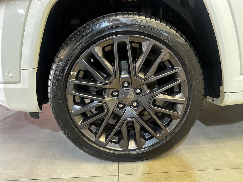 Foto do veículo JEEP COMPASS  SERIE S T270 TURBO FLEX AUT. 2023 45.392 KM 164.900,00