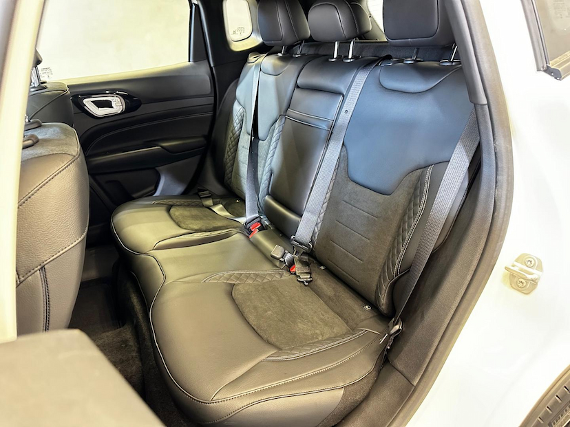 Foto do veículo JEEP COMPASS  BLACKHAWK 2025 145 KM 249.900,00