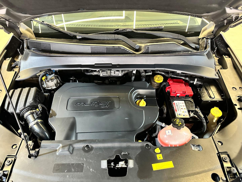 Foto do veículo JEEP COMPASS  LONGITUDE D 2019 55.854 KM 116.900,00