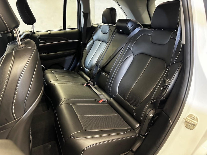 Foto do veículo JEEP CHEROKEE GRAND  4XE 2.0 T. AUT. (HIBRIDO) 2023 10.185 KM 399.900,00