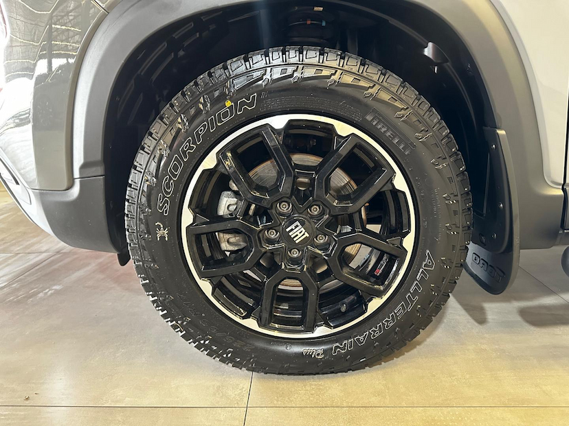 Foto do veículo FIAT TORO  ULTRA AT9 4X4 2024 7.144 KM 179.900,00