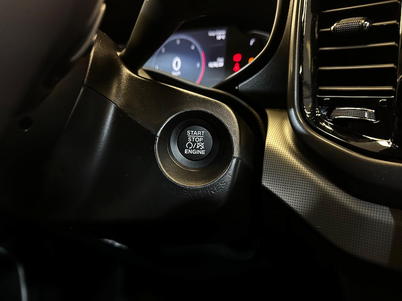 Foto do veículo FIAT TORO  VOLC AT9 4X4 2025 134 KM 176.900,00