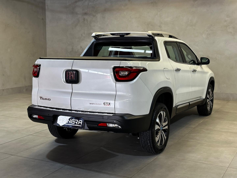 Foto do veículo FIAT TORO  VOLC AT9 4X4 2025 138 KM 176.900,00