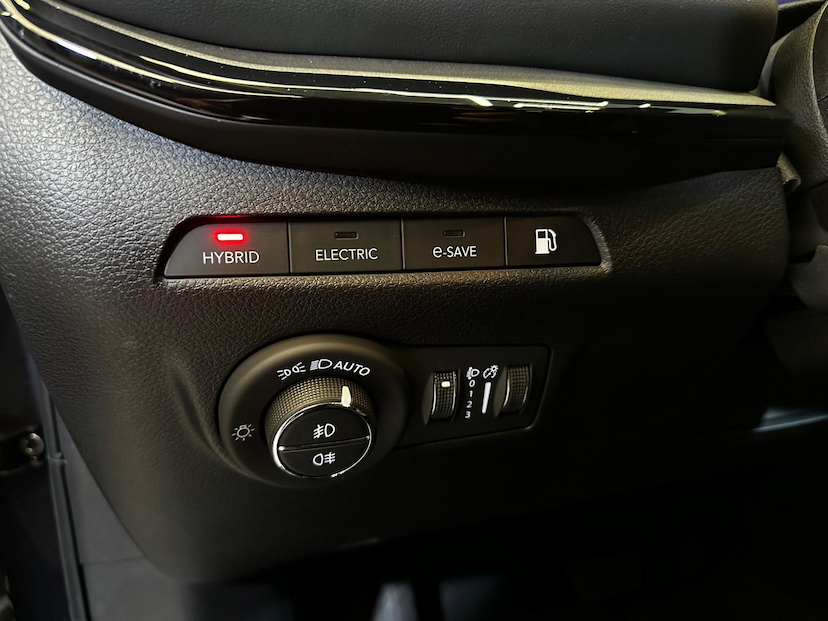Foto do veículo JEEP COMPASS  S 4XE HIBRIDO 2023 13.177 KM 196.900,00