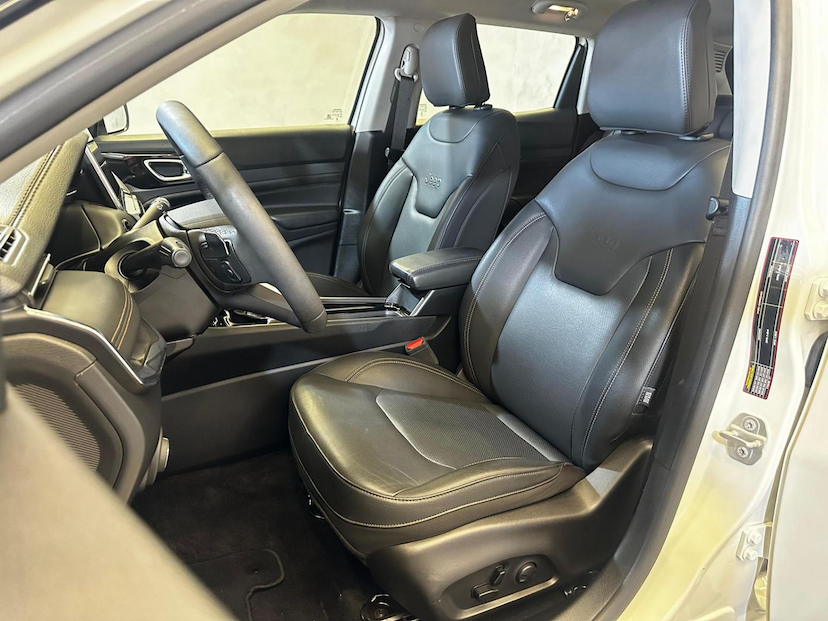 Foto do veículo JEEP COMPASS  LIMITED TF 2024 21.363 KM 166.900,00