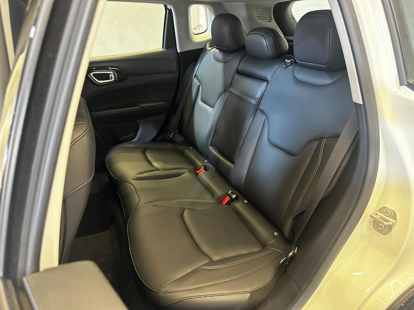 Foto do veículo JEEP COMPASS  LIMITED TF 2024 21.363 KM 166.900,00