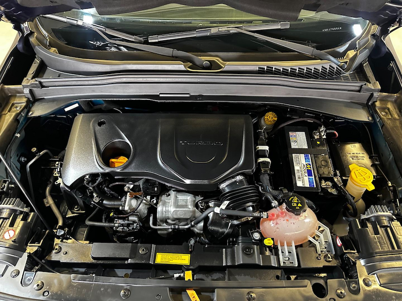 Foto do veículo JEEP RENEGADE  LONGITUDE T270 1.3 TB 4X2 FLEX AUT 2022 58.324 KM 101.900,00