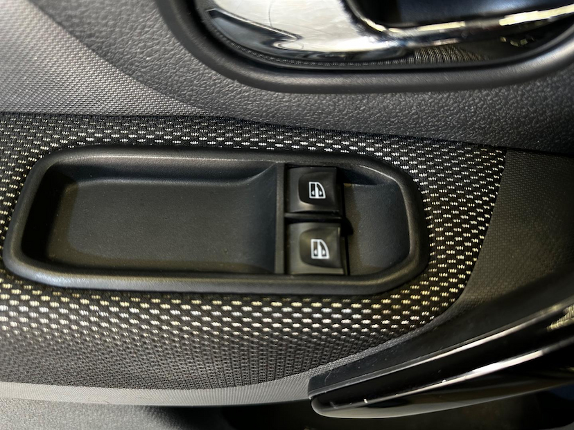Foto do veículo RENAULT SANDERO  ZEN 1.6 CVT 2020 57.106 KM 66.900,00